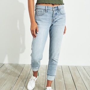 Holister Low-Rise Crop Boyfriend Jeans